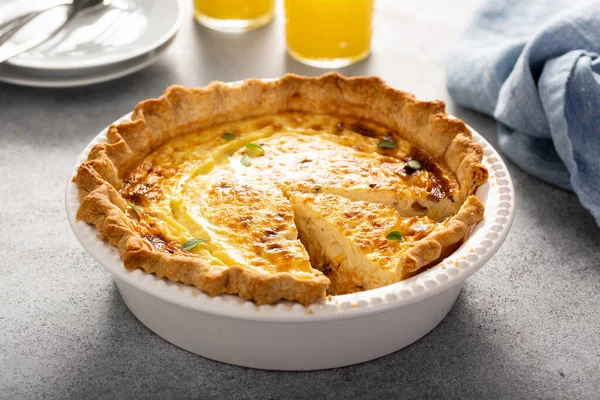 Quiche Lorrain för påskbrunch — Stockfoto