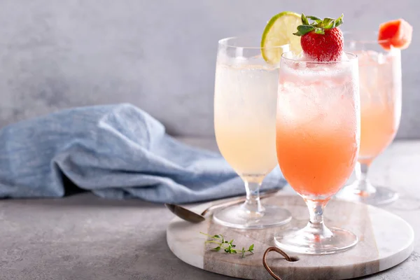 Summer cocktails or mocktails with herbs and fruit — Stock Photo, Image