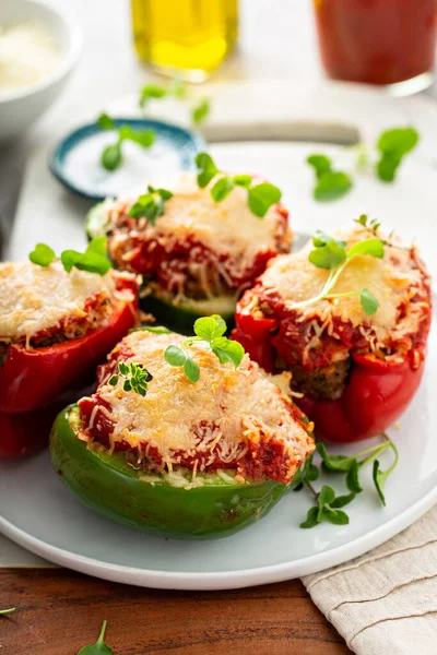 Stuffed peppers with ground beef filling on a plate — Stock Photo, Image