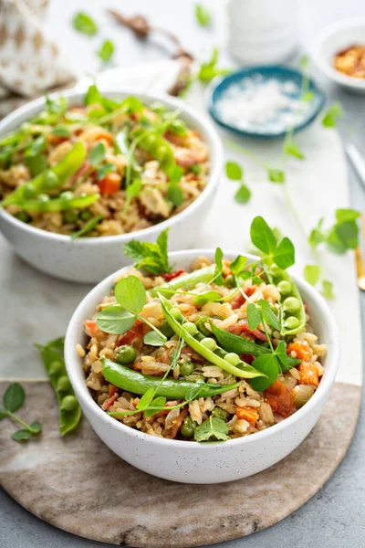 Breakfast fried rice with bacon and peas — Stock Photo, Image