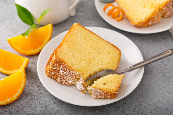 Traditional vanilla pound cake with orange extract, Bundt cake — Stock Photo, Image