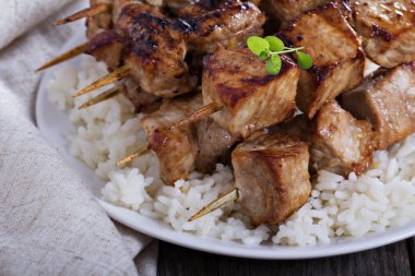 Soya soslu domuz kebap