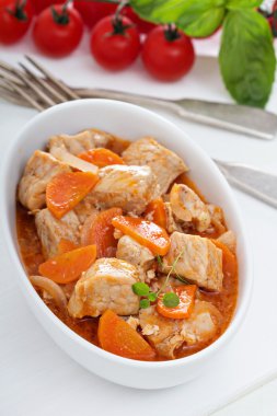 domuz eti ve sebze güveç