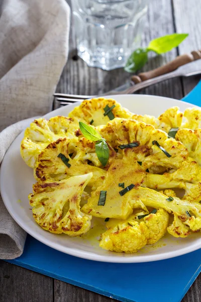 Grilled cauliflower steaks — Stock Photo, Image