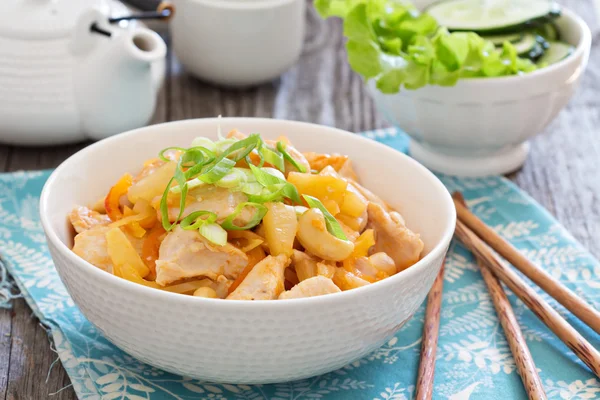 Chicken in sweet and sour sauce — Stock Photo, Image