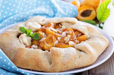 pasta kayısı ile açın