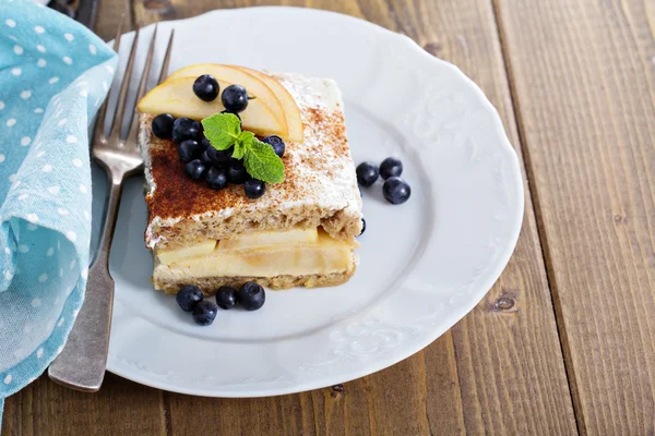 Appele wholewheat bread strata — Stock Photo, Image