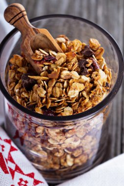 Çikolata kahvaltı granola bir kavanoz içinde