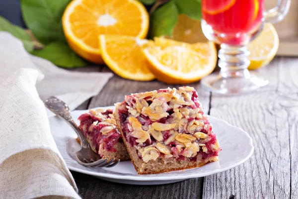 Berry cake bars with caramel almond topping — Stock Photo, Image