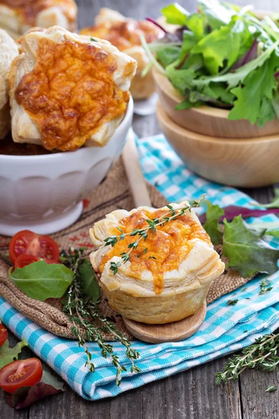 Mini quiche with puff pastry — Stock Photo, Image