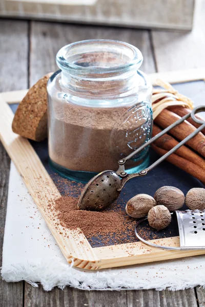 Poeder van de cacao in een pot — Stockfoto