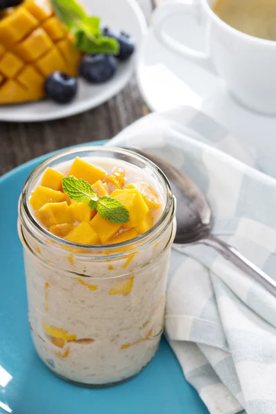 Pudim de arroz de manga de coco — Fotografia de Stock