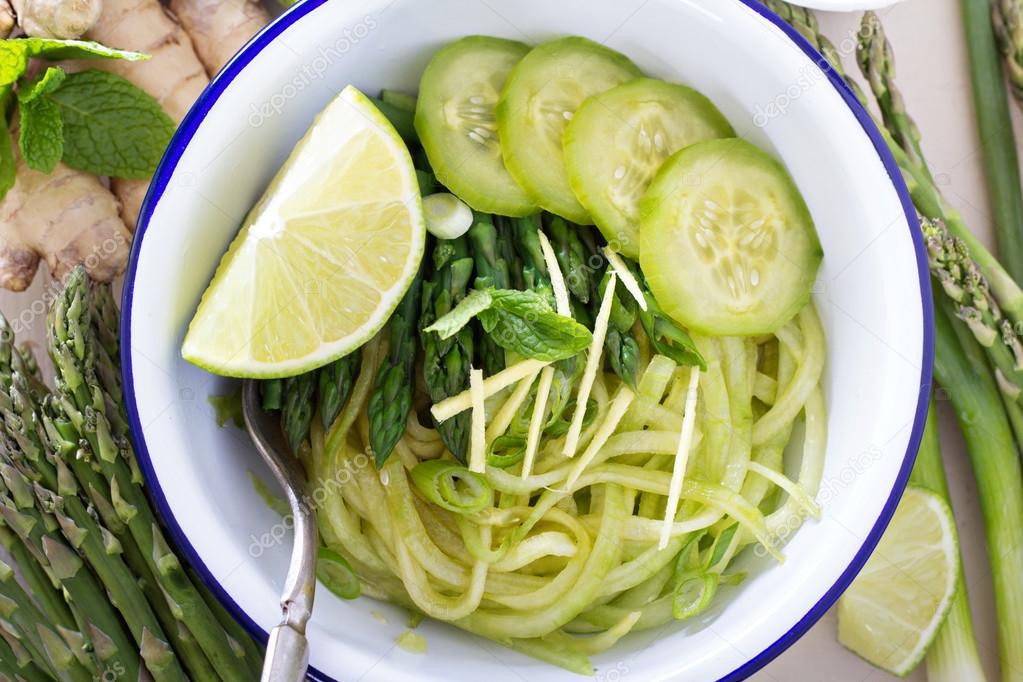 Cucumber noodles with asparagus and ginger
