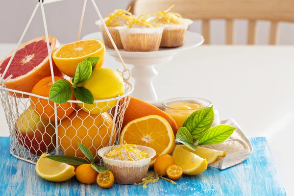 柑橘系の果物とベーキング — ストック写真