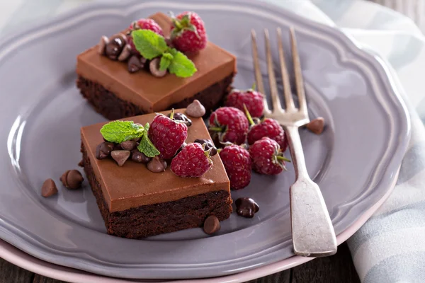 Chokladmousse brownies med hallon — Stockfoto