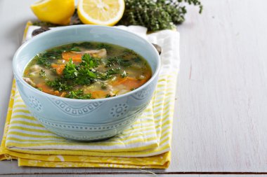 Limon makarna tavuk çorbası