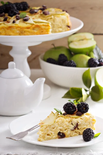 Kugel traditional dish baked pasta pie — Stock Photo, Image