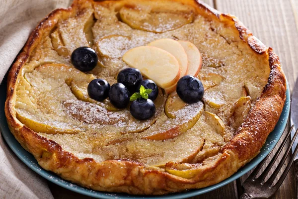 Hornear con manzana, azúcar y canela — Foto de Stock