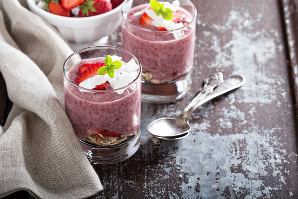 Strawberry chia pudding in glasses — Stock Photo, Image
