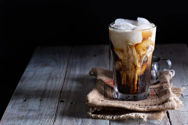 Ledová káva ve vysoké sklenici Royalty Free Stock Obrázky