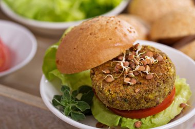 Mercimek ve pistashios vejetaryen Burger