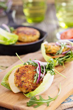 quinoa ve sebze vejetaryen Burger