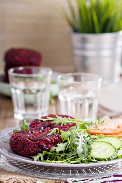 Beetroot vegan burgers with rice and beans — ストック写真