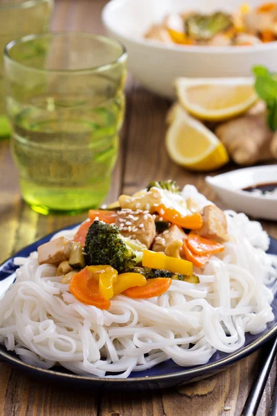 Tofu stir fry with vegetables — Stock Photo, Image