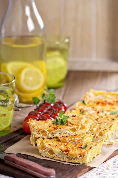 Vegan tart with millet crust and tofu filling — Stok fotoğraf