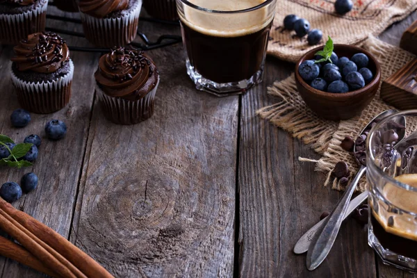 Koffie en chocolade cupcakes — Stockfoto