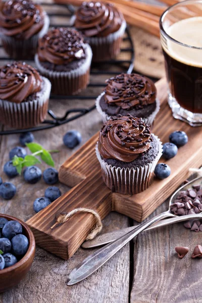 Kahve ve çikolata cupcakes — Stok fotoğraf