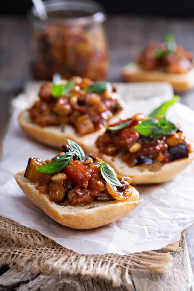 Aubergine en tomaat caponata — Stockfoto