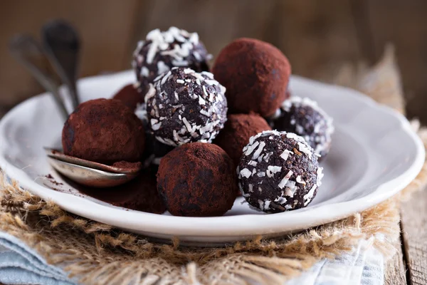 Sağlıklı çikolata truffles — Stok fotoğraf