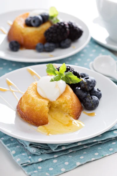 Torta di lava al cioccolato bianco — Foto Stock