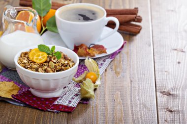Bir kase kabak kahvaltı granola