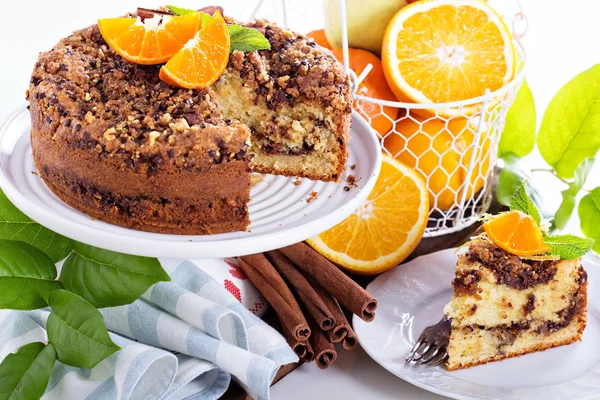 Coffee cake with oranges, nuts and chocolate — Stock Photo, Image