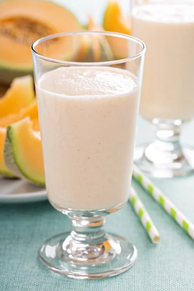 Gesunder Cantaloupe-Smoothie im hohen Glas — Stockfoto