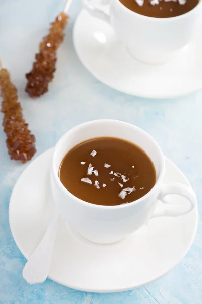 Kola pudding med flingor salt — Stockfoto