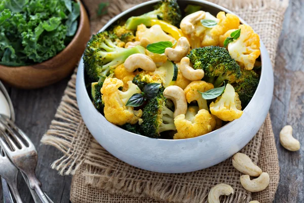 Vegetable curry with cashew nuts — Stock Photo, Image