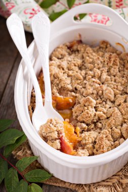 Şeftalili kek pişirme çanağı