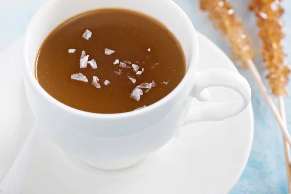 Caramel pudding with flaked salt — Stock Photo, Image