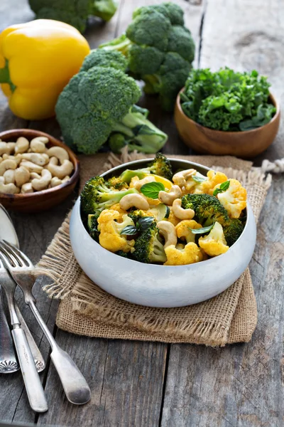 Vegetable curry with cashew nuts — Stock Photo, Image