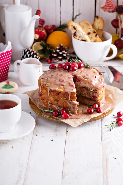 Oranje en cranberry christmas cake met glaze — Stockfoto
