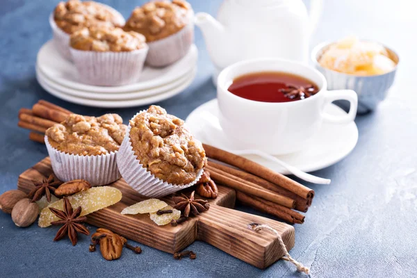 Ginger a matice streusel muffiny s kořením, zimní — Stock fotografie