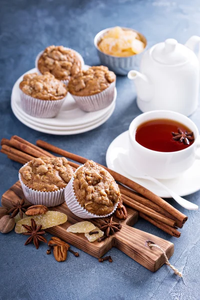 Ginger and nut streusel muffins with winter spices — Stock Photo, Image