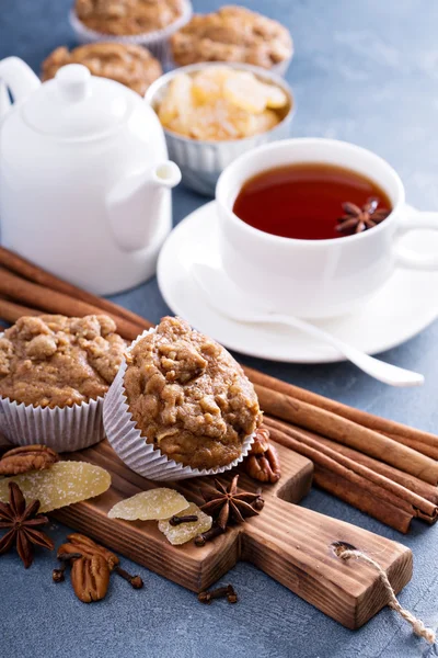 Ginger and nut streusel muffins with winter spices — Stock Photo, Image