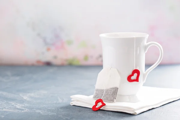 Чайна чашка і сумка для дня валентинки — стокове фото