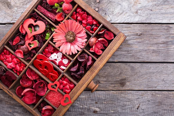 День Святого Валентина дрібниці в коробці — стокове фото