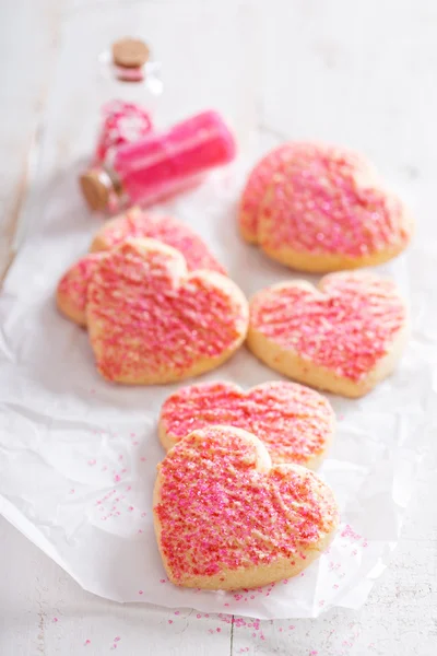 Сахарное печенье на День Святого Валентина с брызгами — стоковое фото
