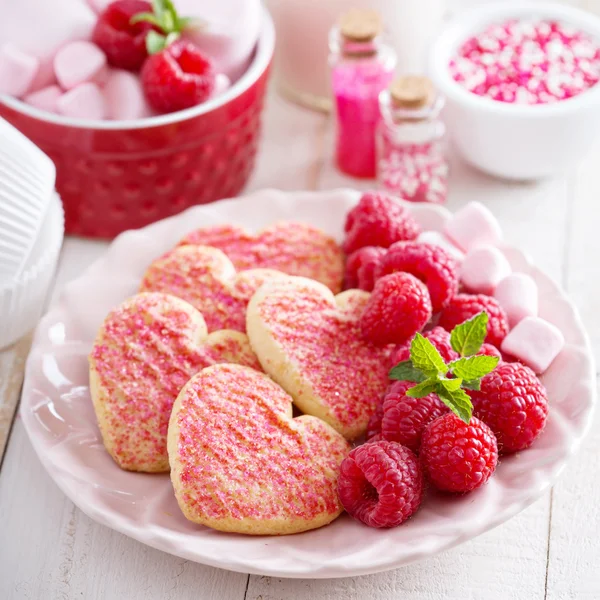 Печенье в форме сердца на день Святого Валентина — стоковое фото
